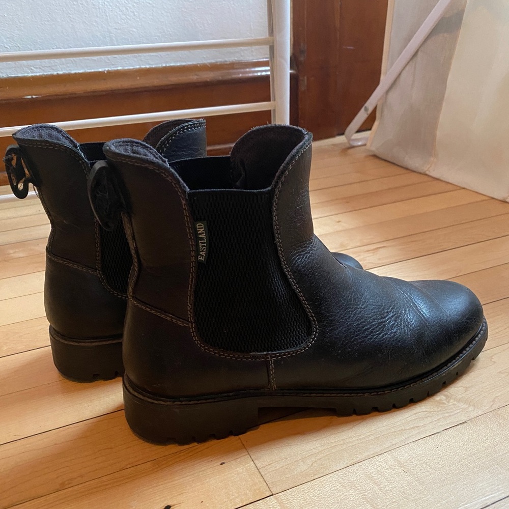 Eastland IDA black leather chelsea boots